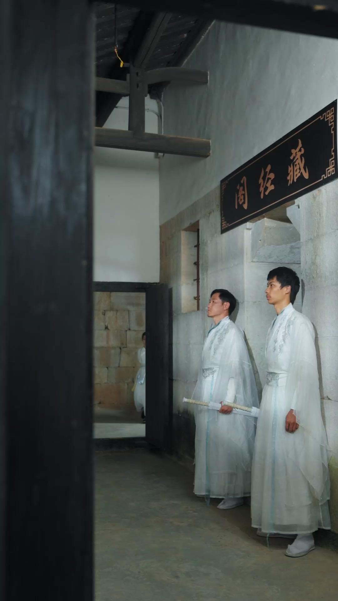 小さな宗祖 剣で物申す