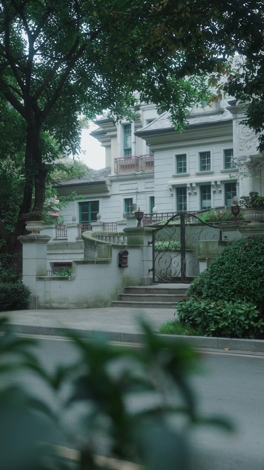 Prima Notte, Camera Sbagliata