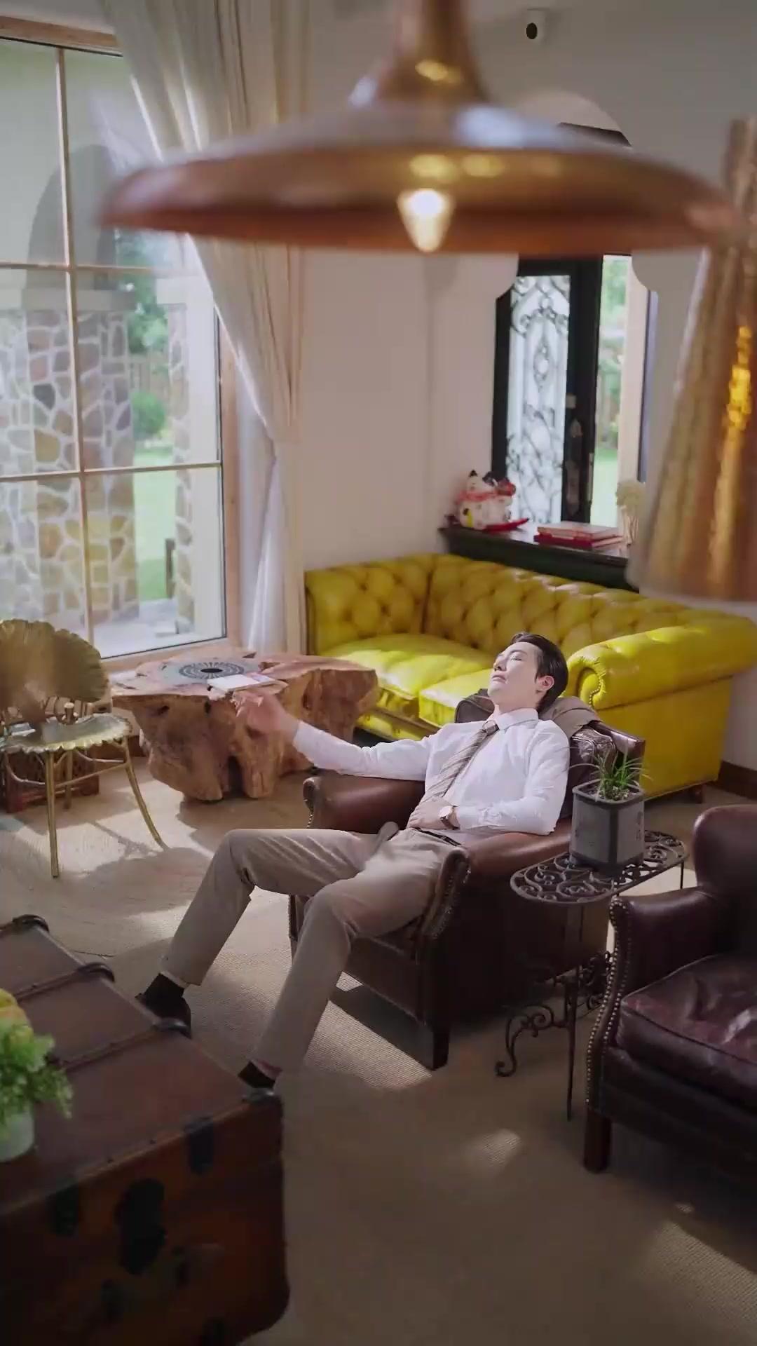 (Dublajlı) Çatlak Aynadan Paris Manzarası