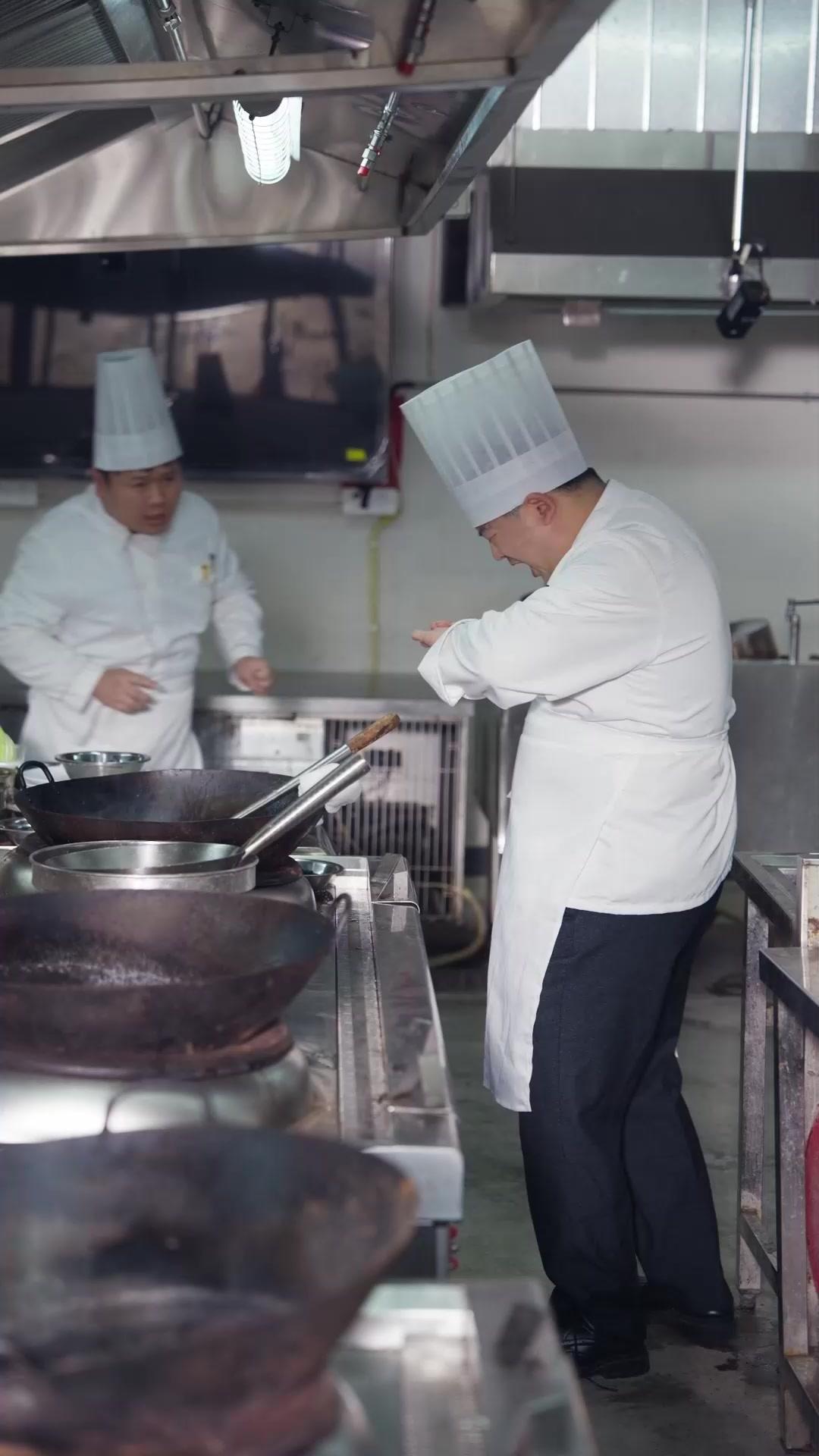 (Dubbing) Hilangnya Tukang Masak Terunggul