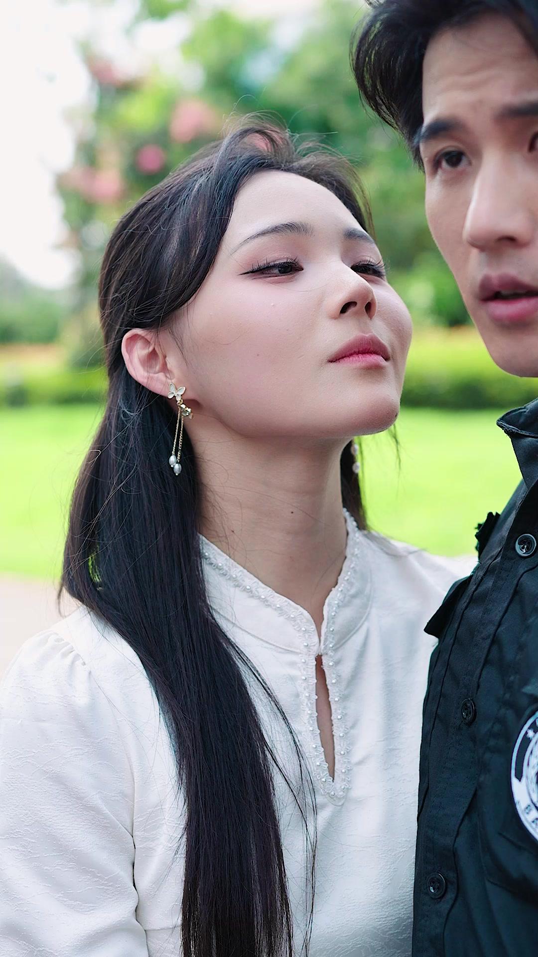 Maaf Nona, Aku Cuma Satpam