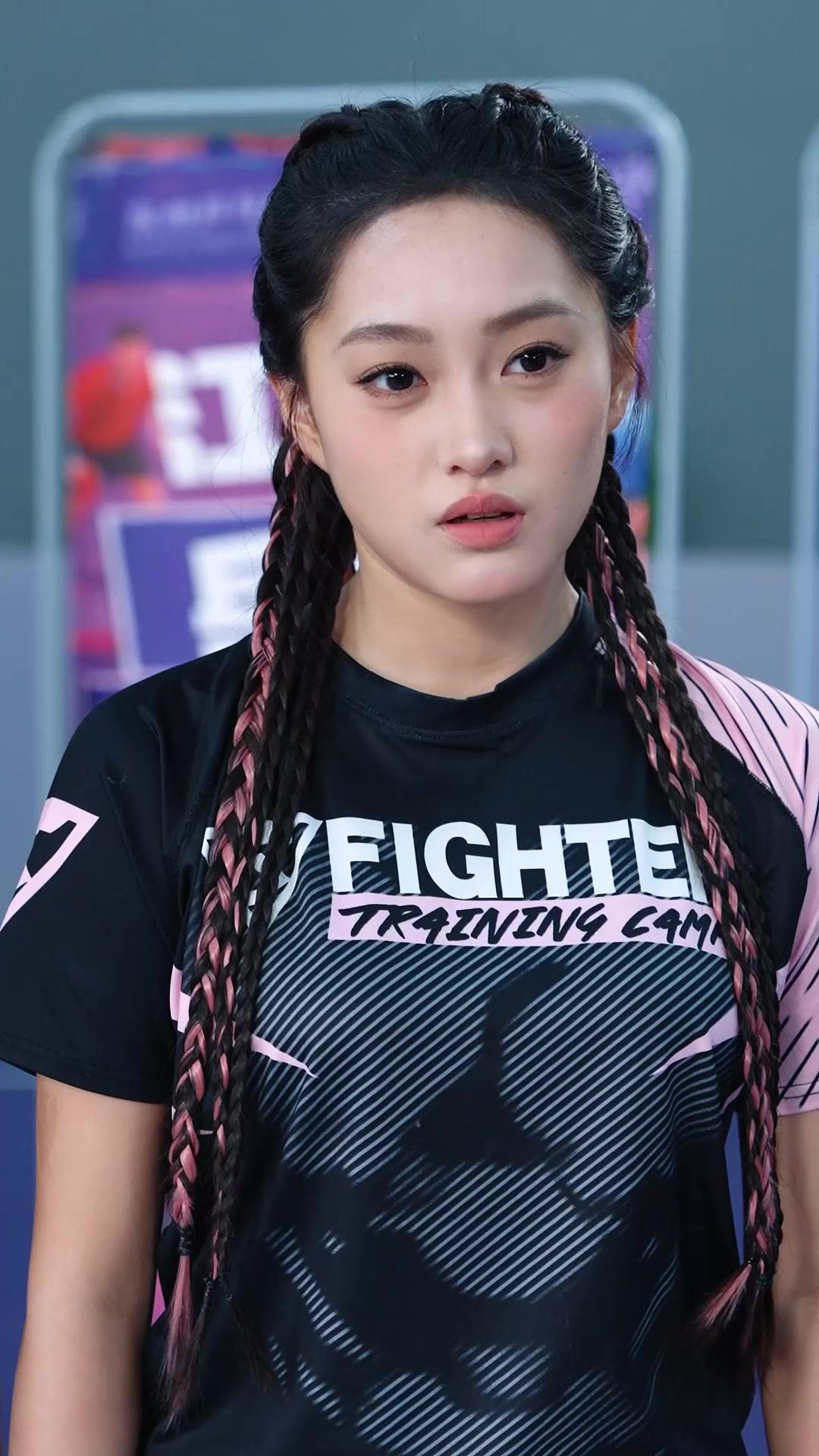 라켓을 든 소녀