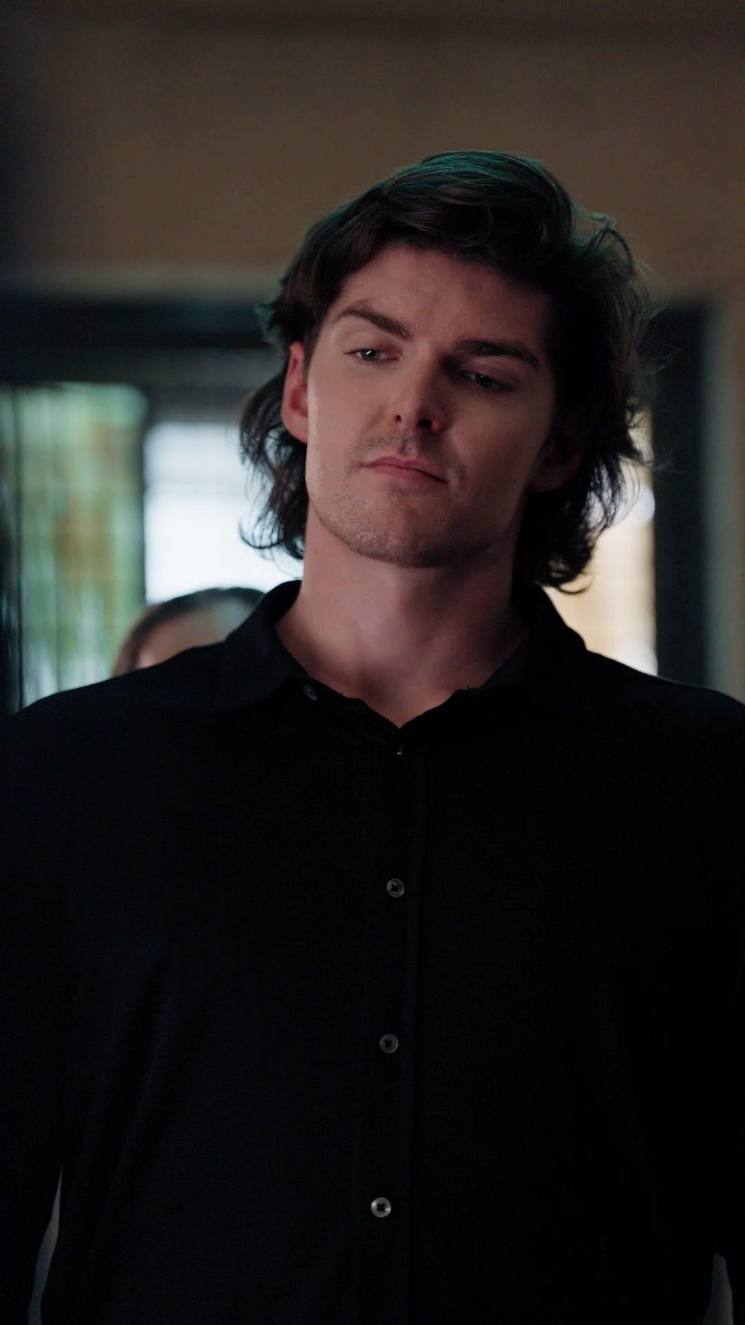 Con el mafioso que rechazaste