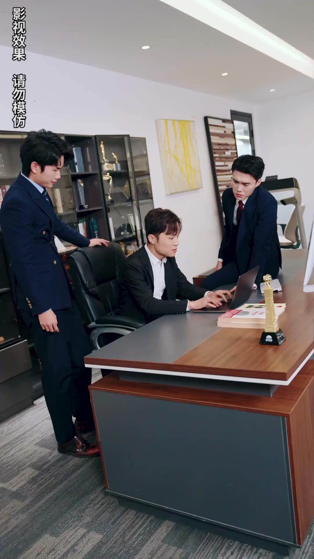 Tiga Anak Istimewa, Ayah CEO Yang Berkuasa"