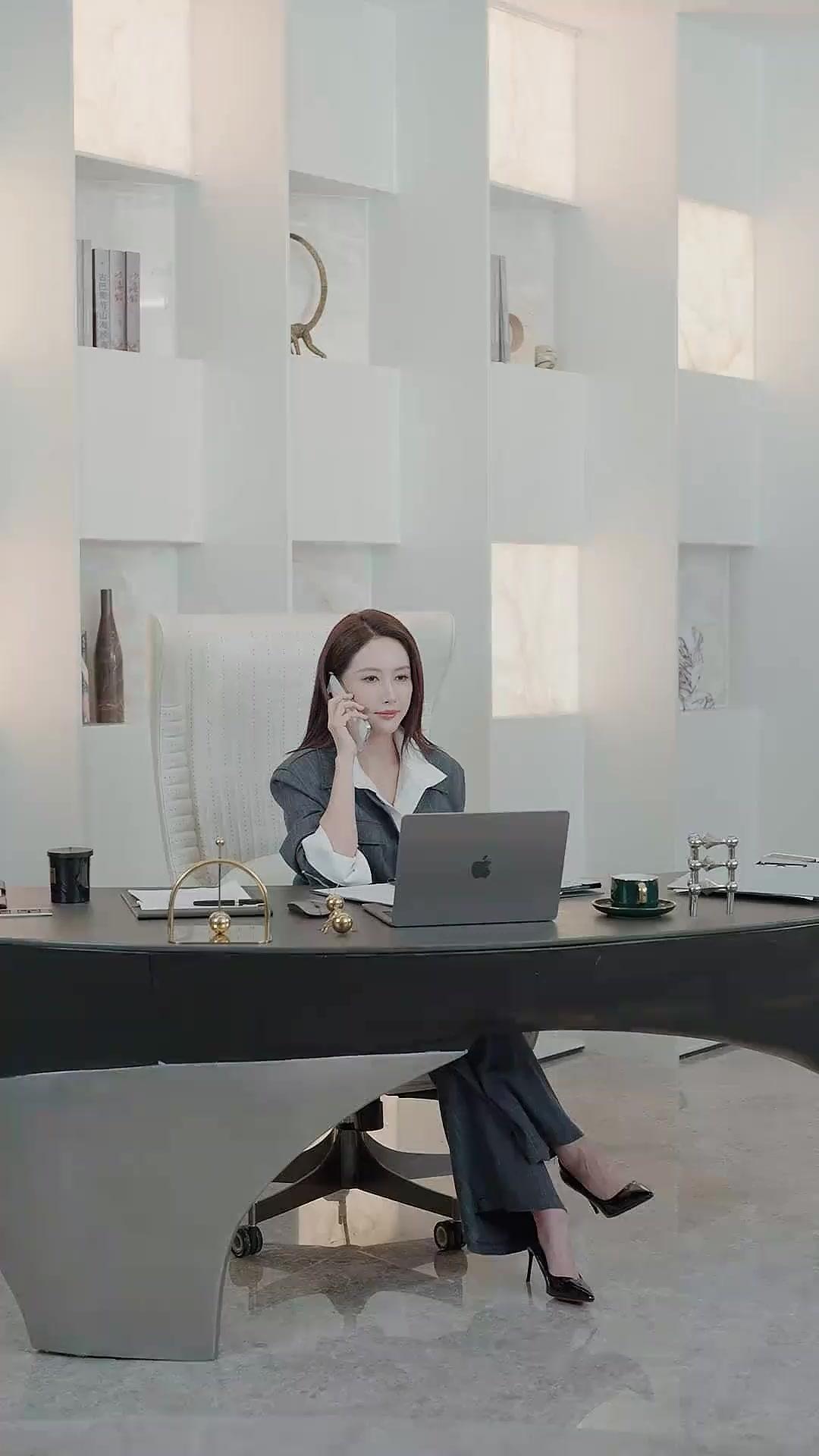 (Sulih suara)Cinta berubah menjadi benci