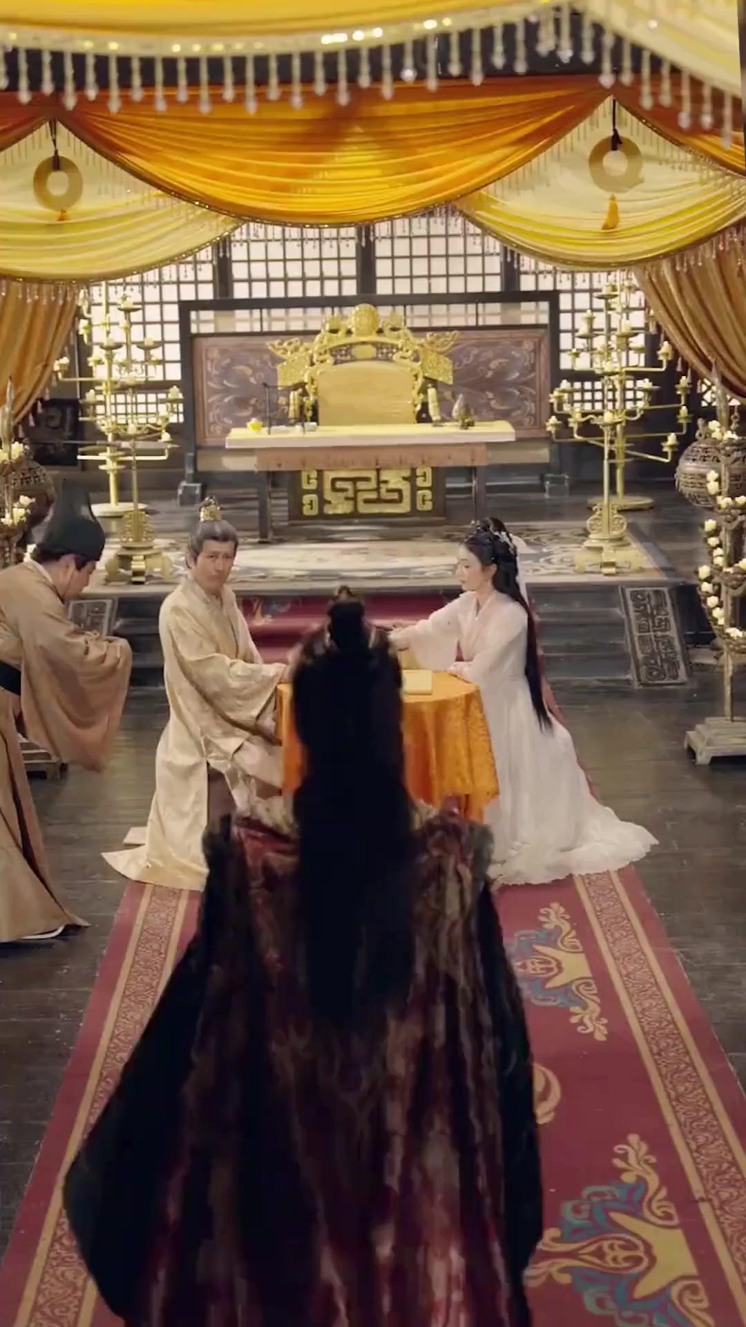 (Doublage) DU NÉANT, L'IMPÉRATRICE