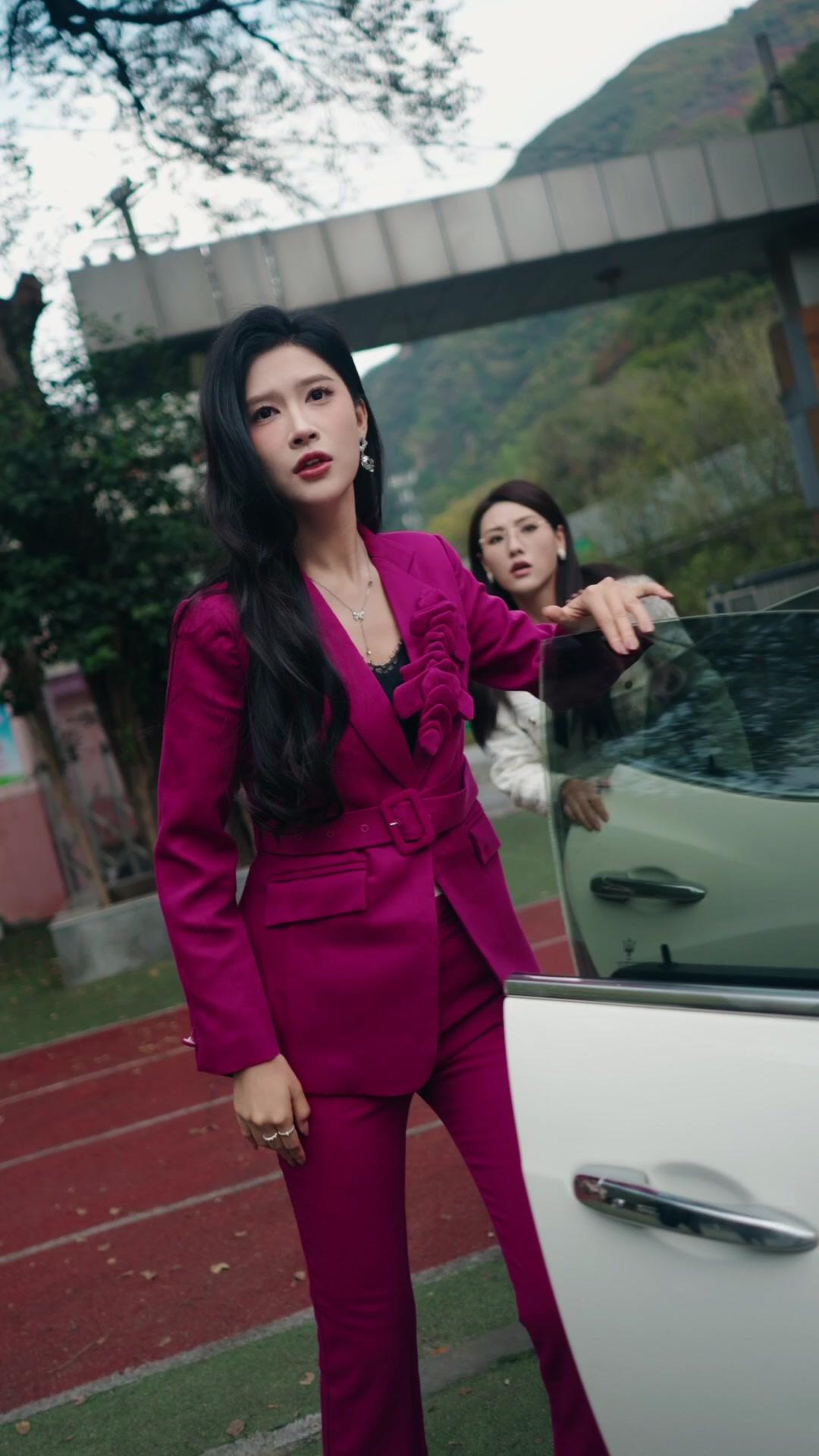 Return of the Hades: Crush Enemies with 7 Sisters