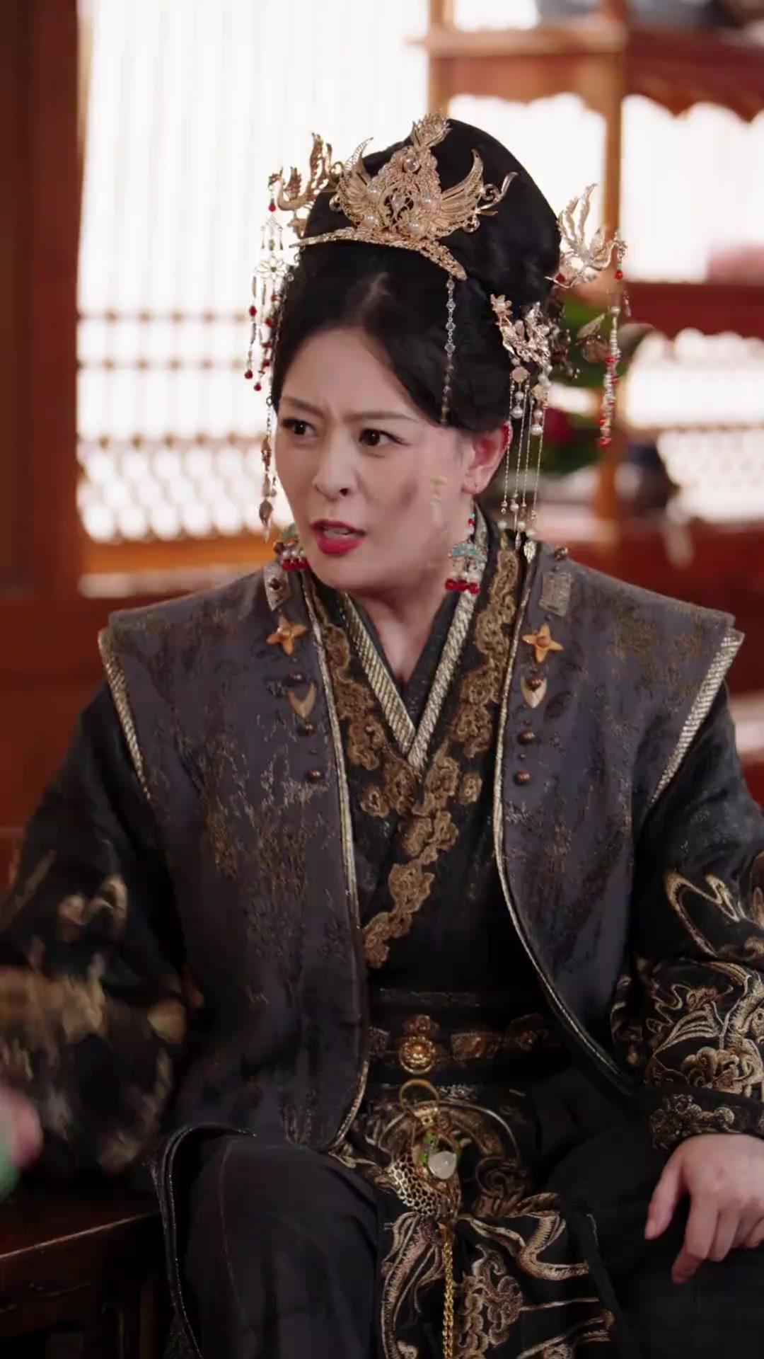 Bangkit Kembali, Menolak Jadi Istri Baik