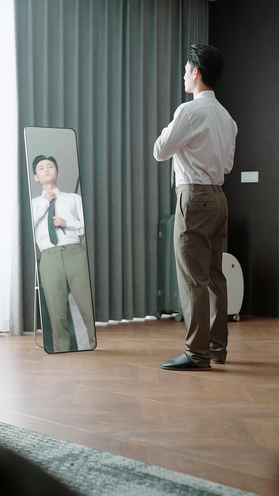 Help! My Reborn Queen Needs My Favor!