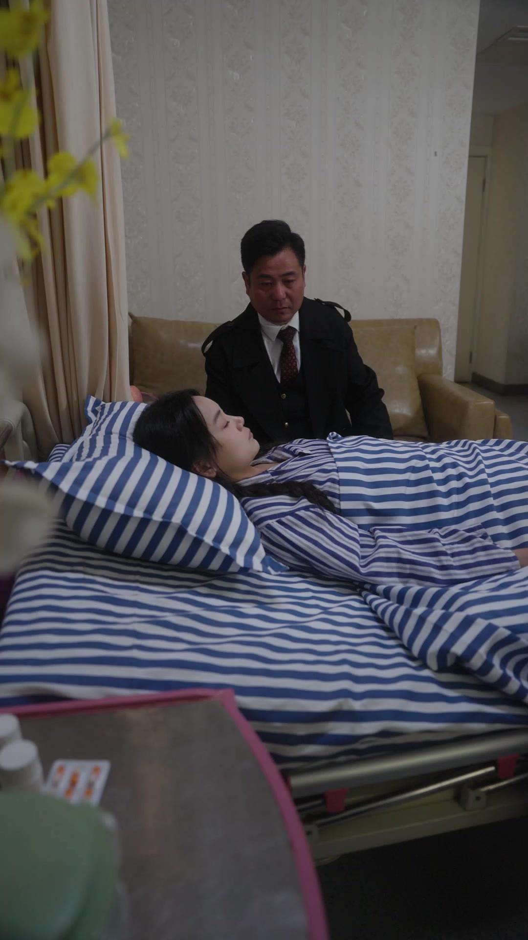 Sepanjang Dekad, Bulan Menunggu