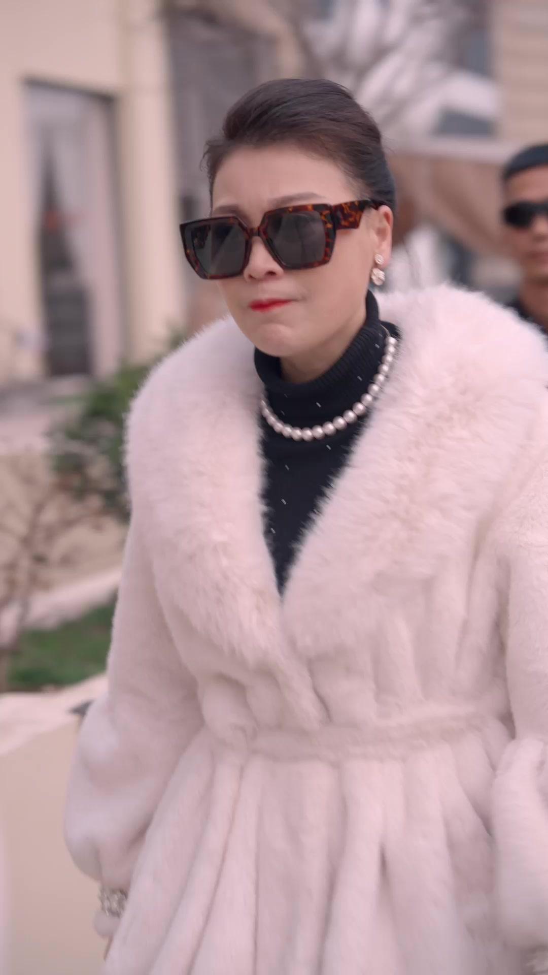 Mencari Jejak Jade Hitam