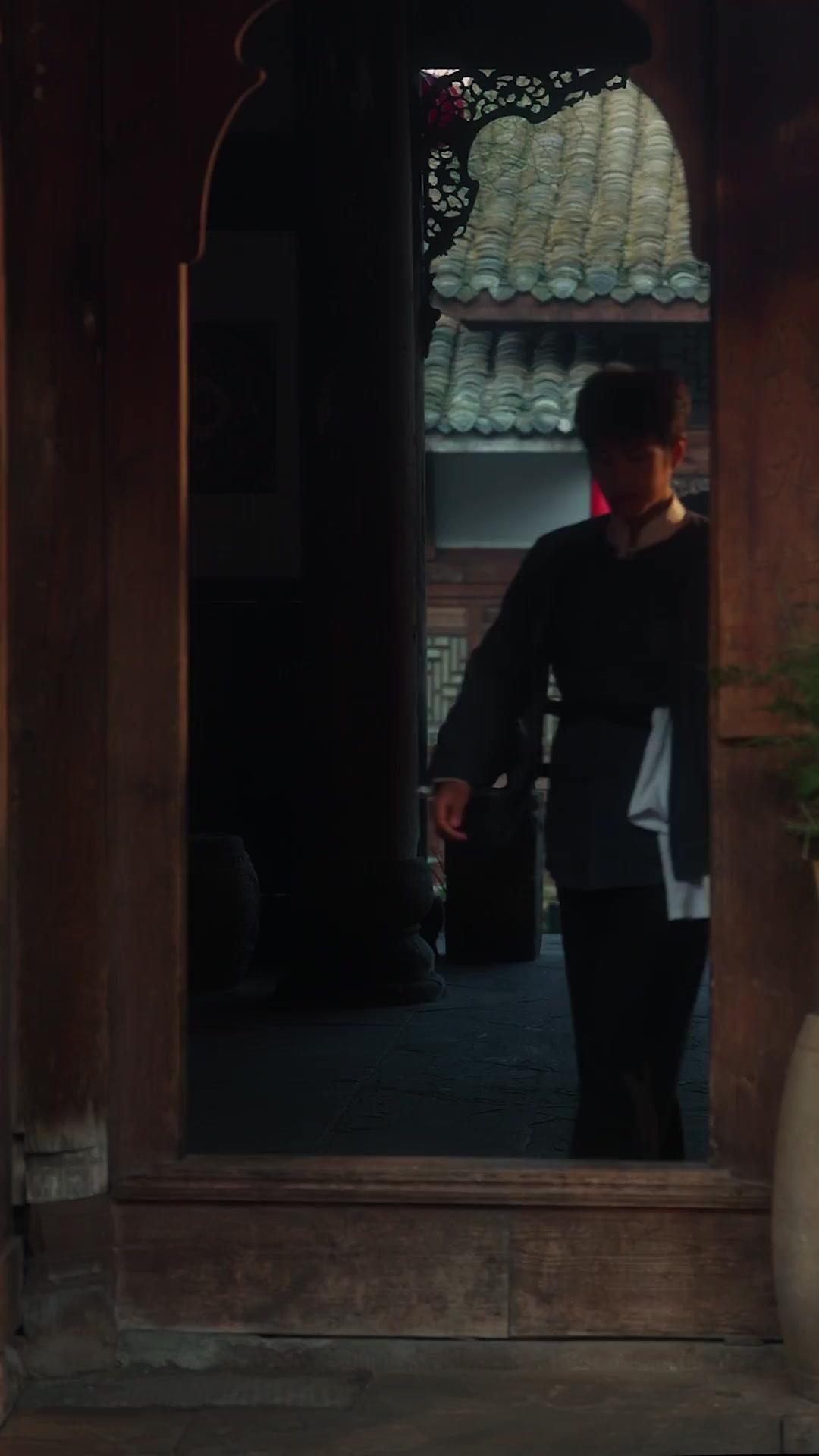 Mocked Driver, Hidden King