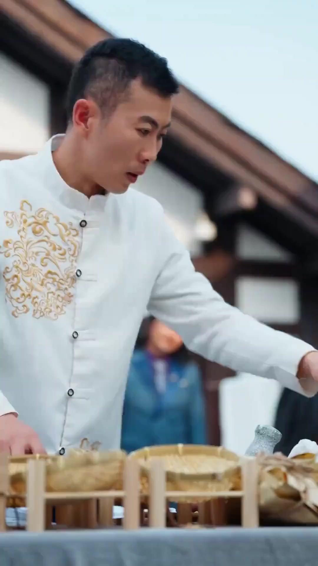 (Doblado)El Dios del Masaje Desaparecido