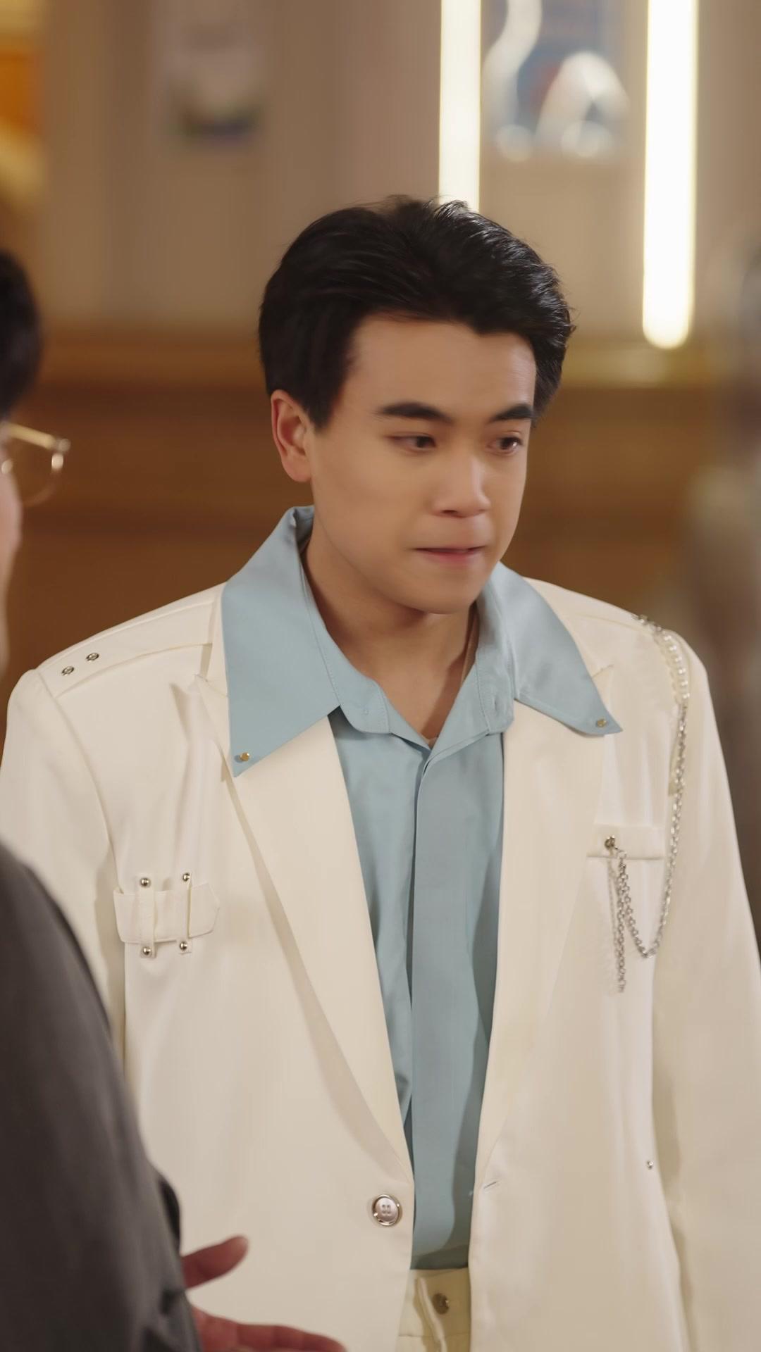 Long Uy Trấn Thiên Hạ