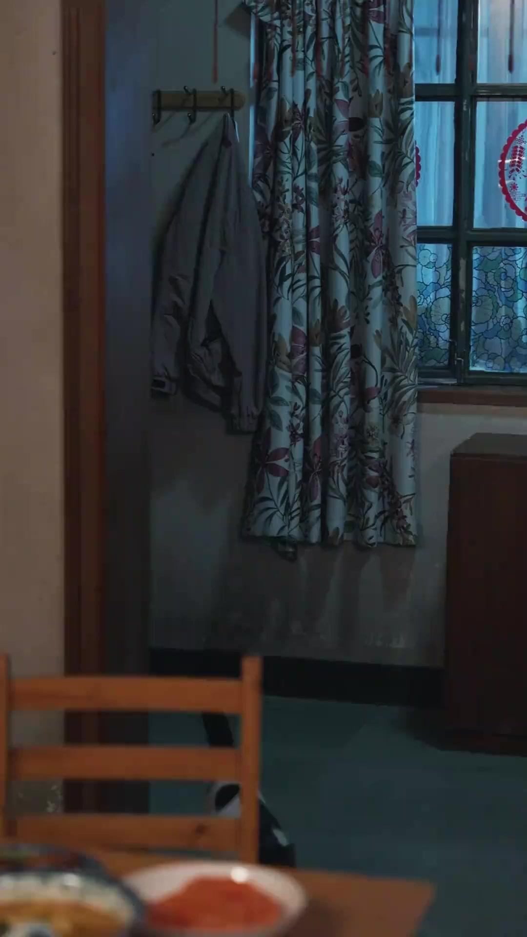 Sahte Zengin Kız, Gerçek Kraliçe