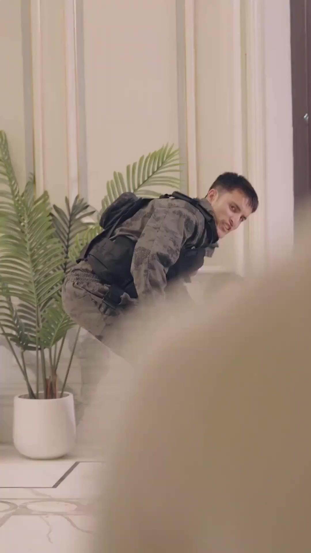 (Doblado) Los puños del engaño