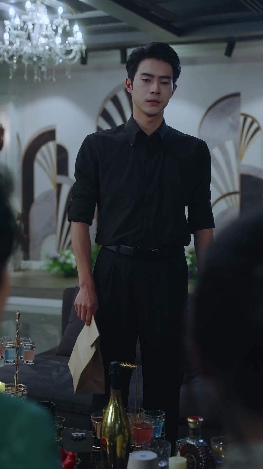 Chồng Cũ Ẩn Thế