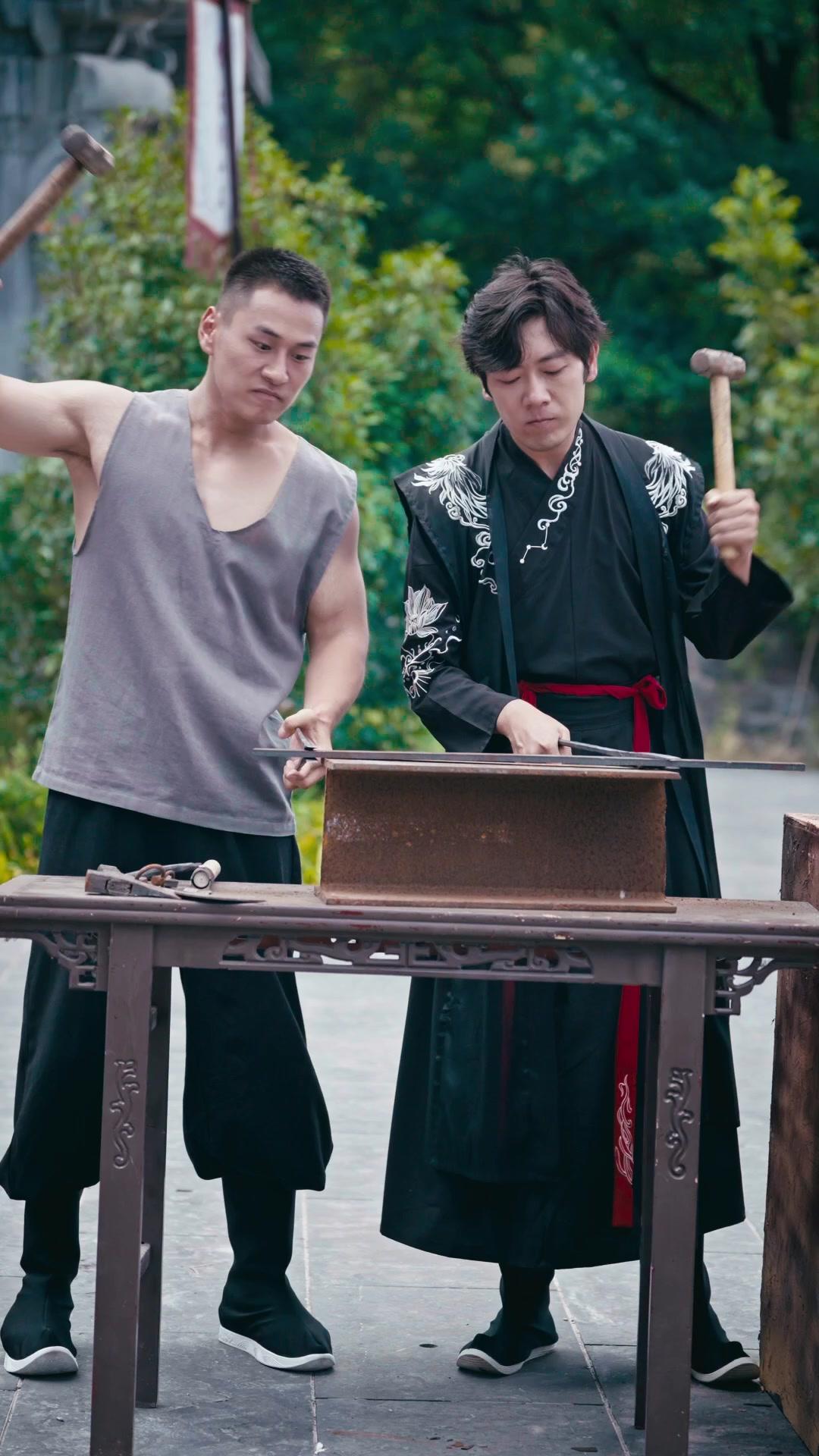 Der Gott der Klingen