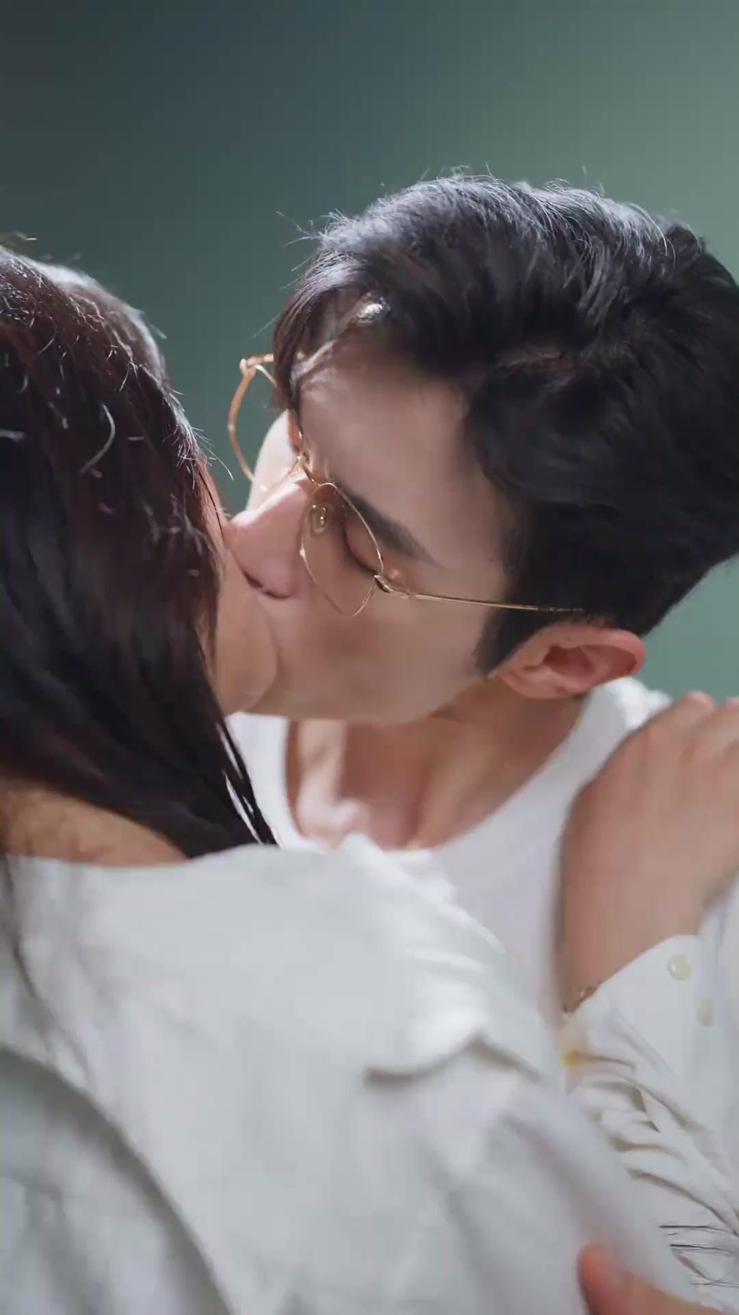 Đắm Chìm Trong Đêm Xuân