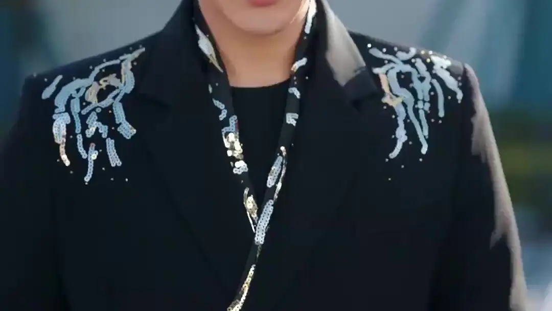 (Dublajlı) Ölümsüz Düştü Dünyaya, Eşim Kara Anka: Taşın İçindeki Ateş