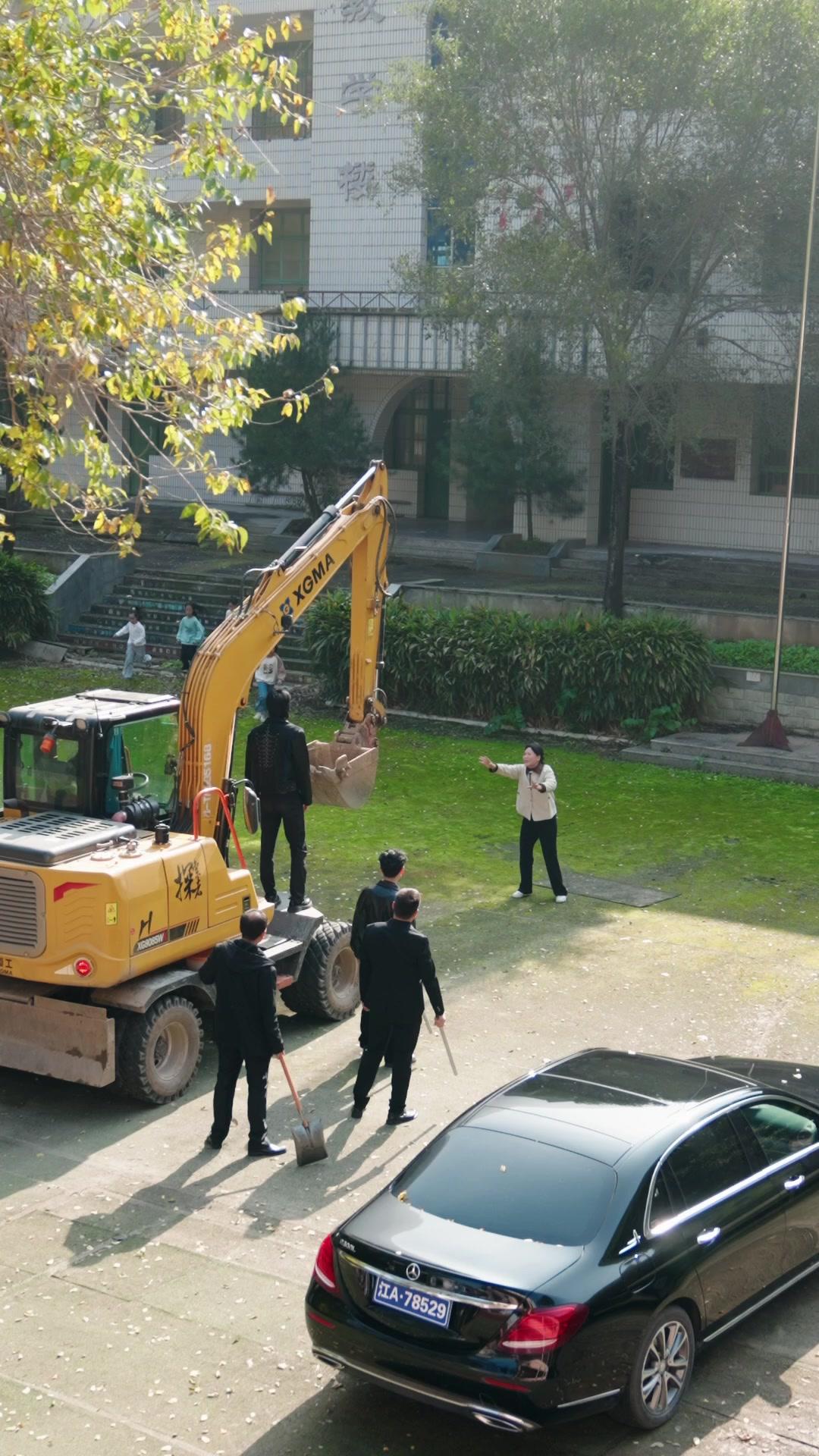 Return of the Hades: Crush Enemies with 7 Sisters