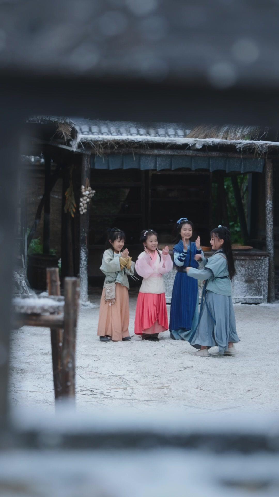 Dengan Sistem, Aku Besarkan Putriku