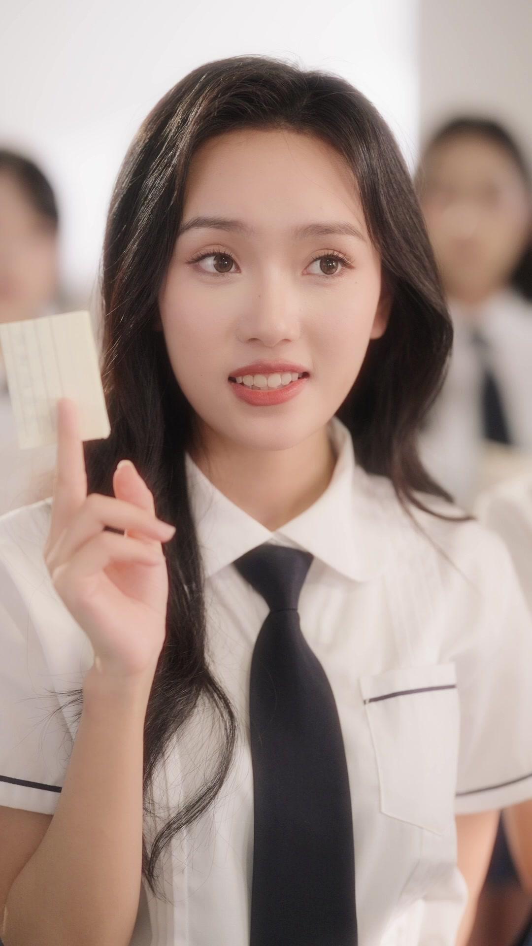 Dewi Sekolah Balik Naksir