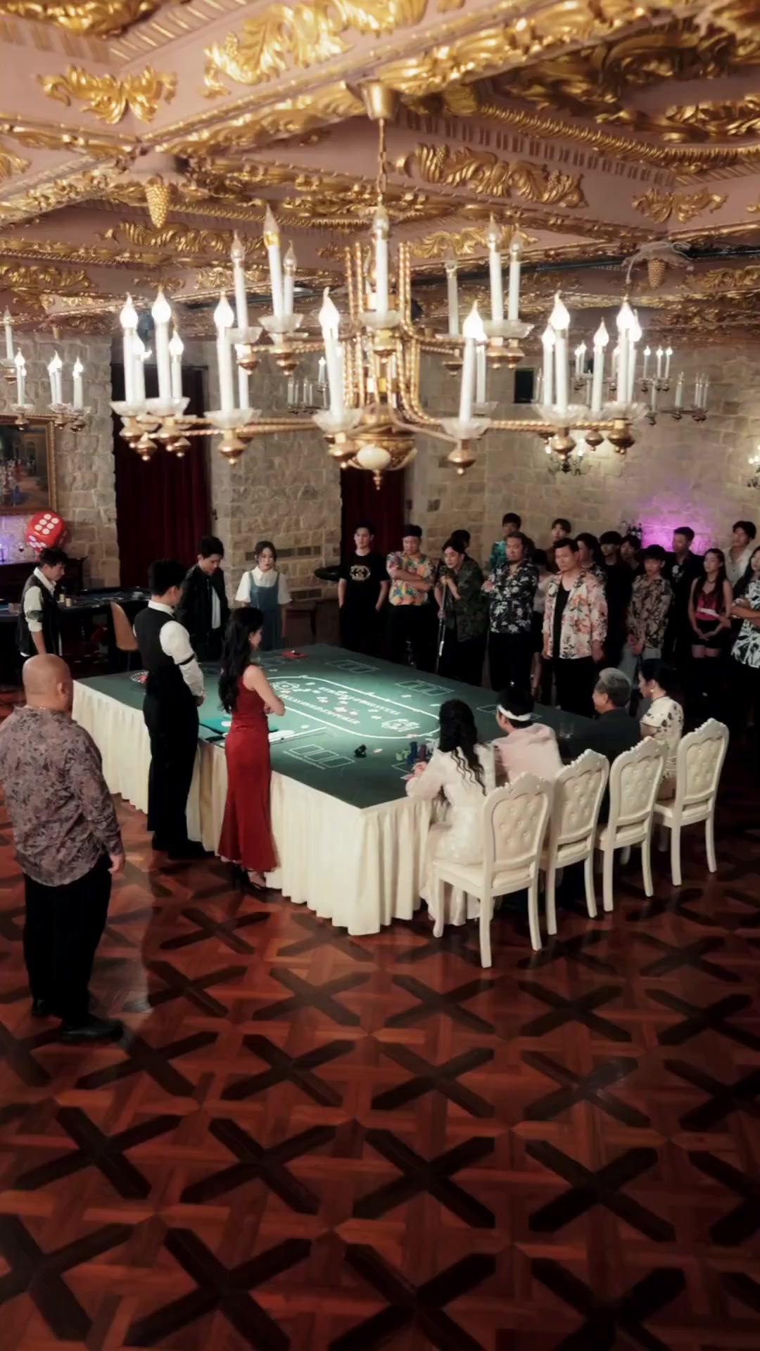 (Lồng tiếng) Phá Lồng