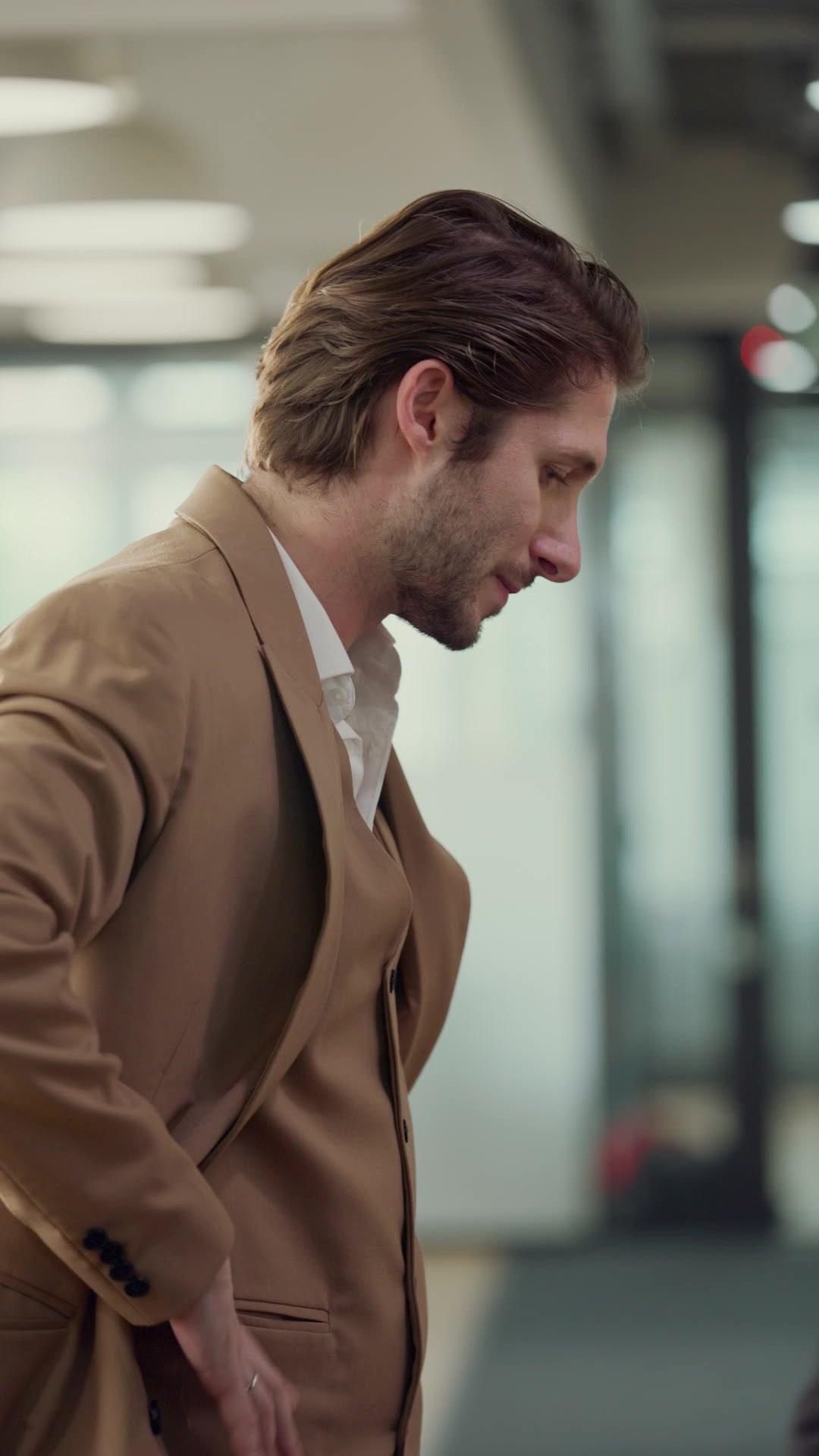 Nossa! Meu Marido Garçom É um CEO!