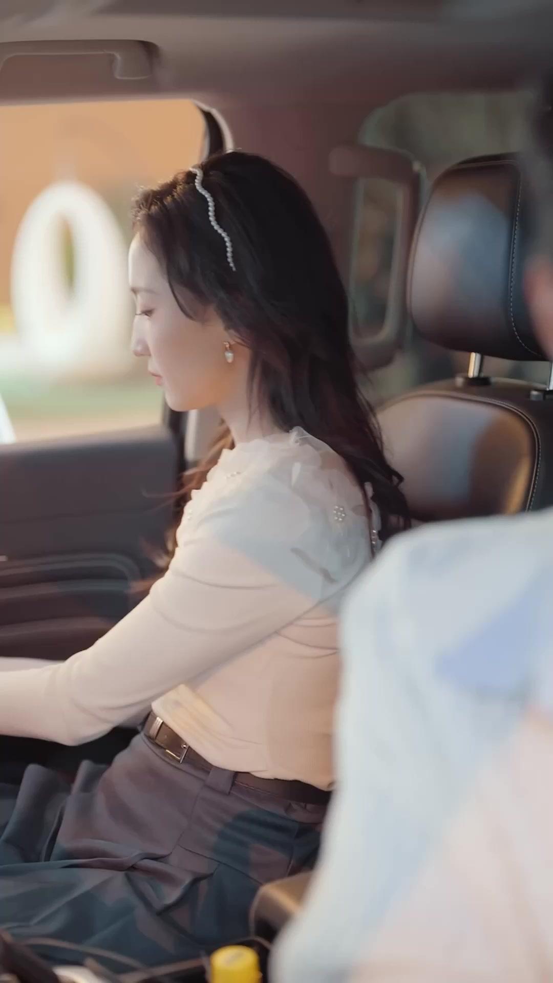 Pesta tunangan sendirian