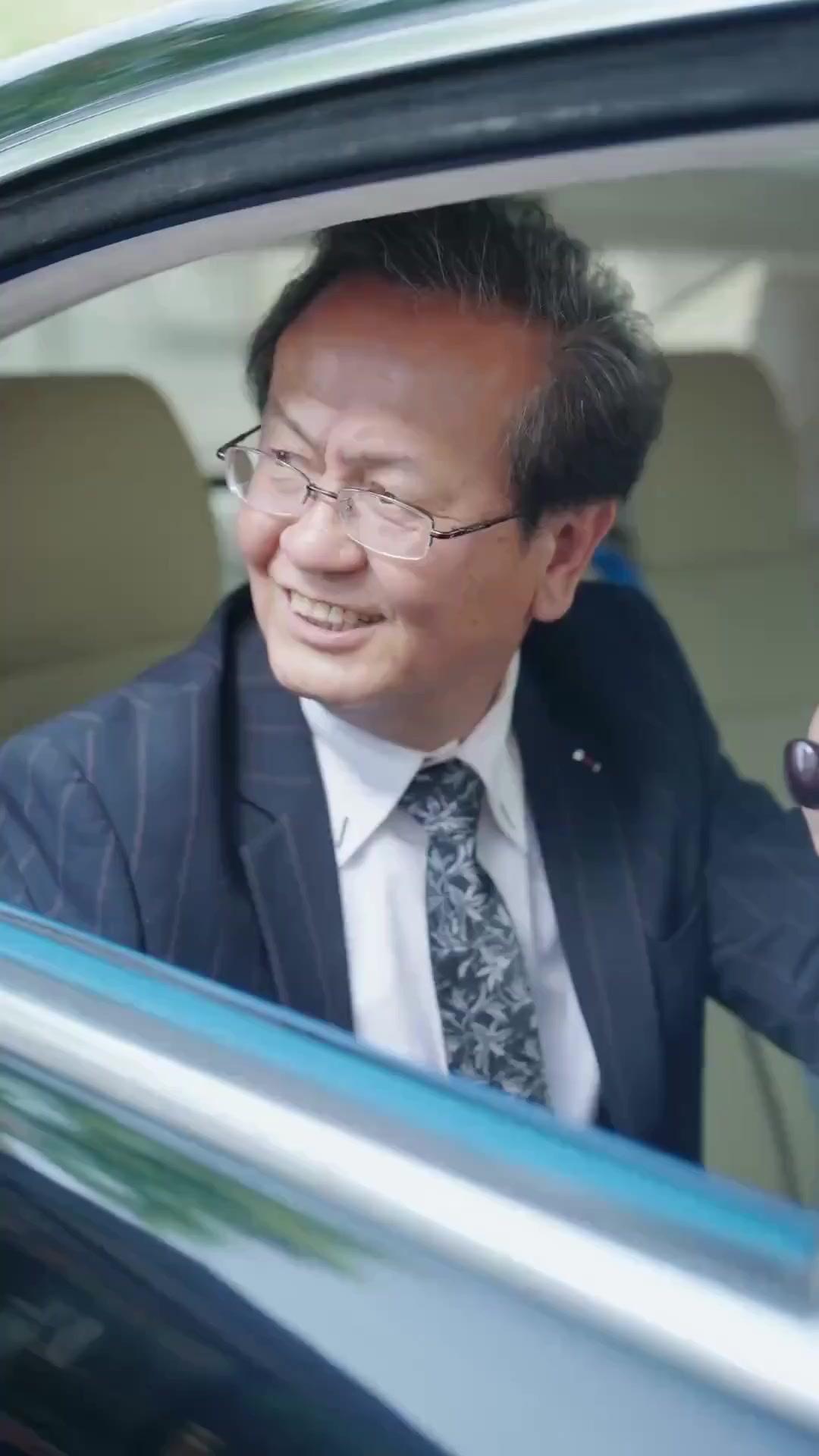 (Doblado)¡Cásate conmigo, demonio!