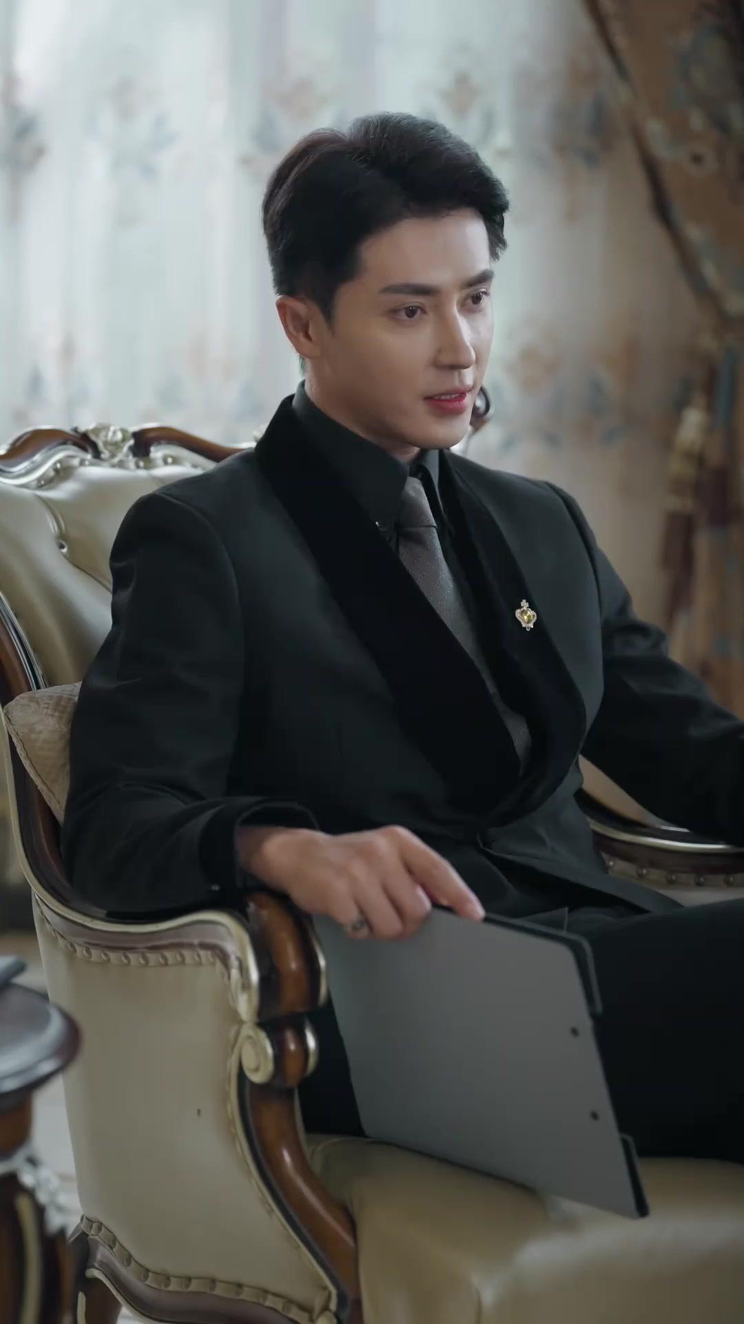 PAPA PÈTE UN CÂBLE