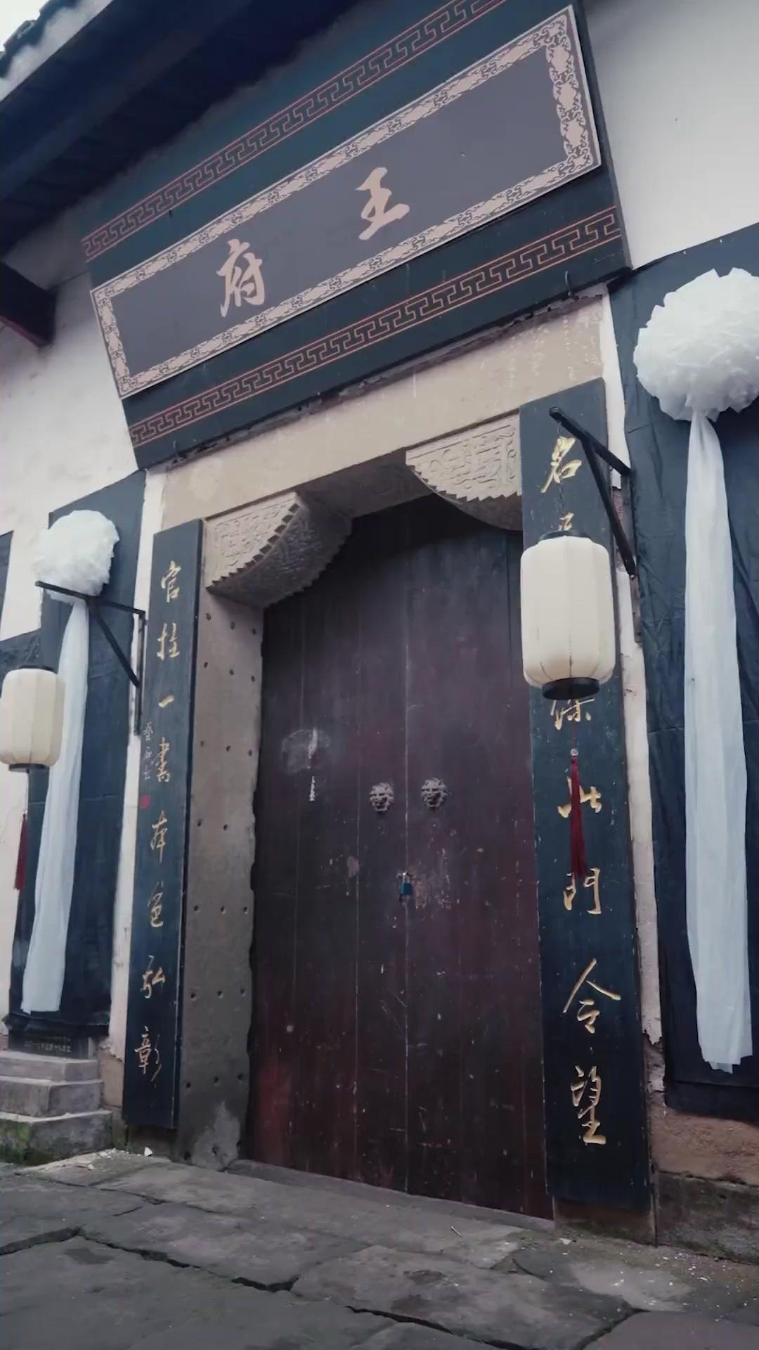 إياك أن تستفز الصهر، فقبضته تفتح السماء