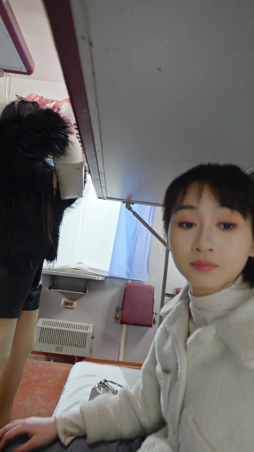 生まれ変わって親友の宿敵に