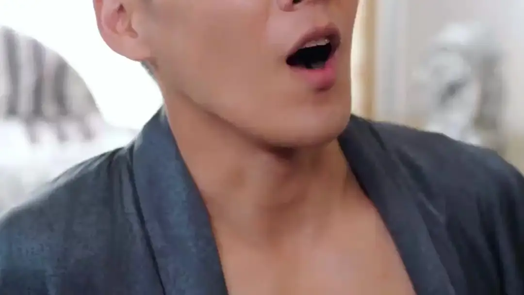 (Dublajlı) Ölümsüz Düştü Dünyaya, Eşim Kara Anka: Yatak Odasında Dört Kadın, Bir Roba ve Bir Karar