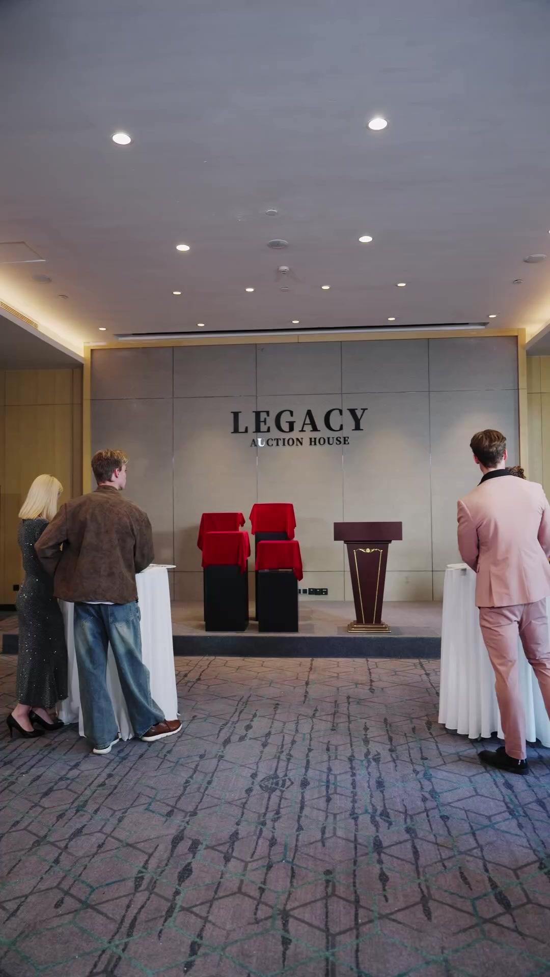 O Rei Lobo Oculto: Um Híbrido Fracassado