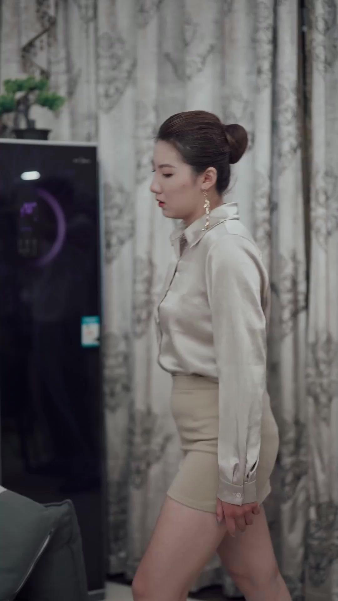 Dolce Cameriera? La Regina della Vendetta!