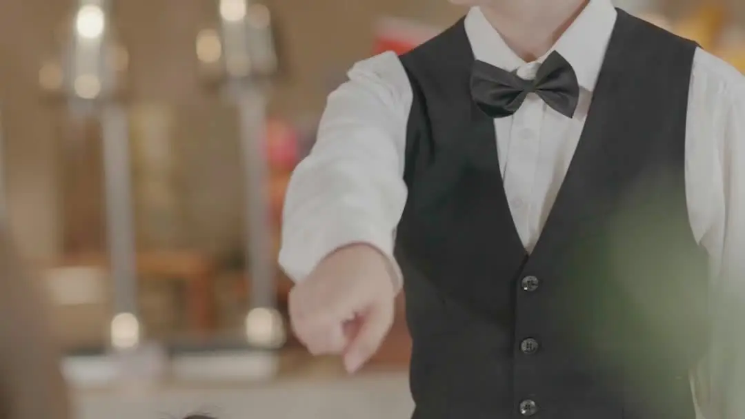 The Double Life of My Ex: The Qipao, the Point, and the Unspoken Pact