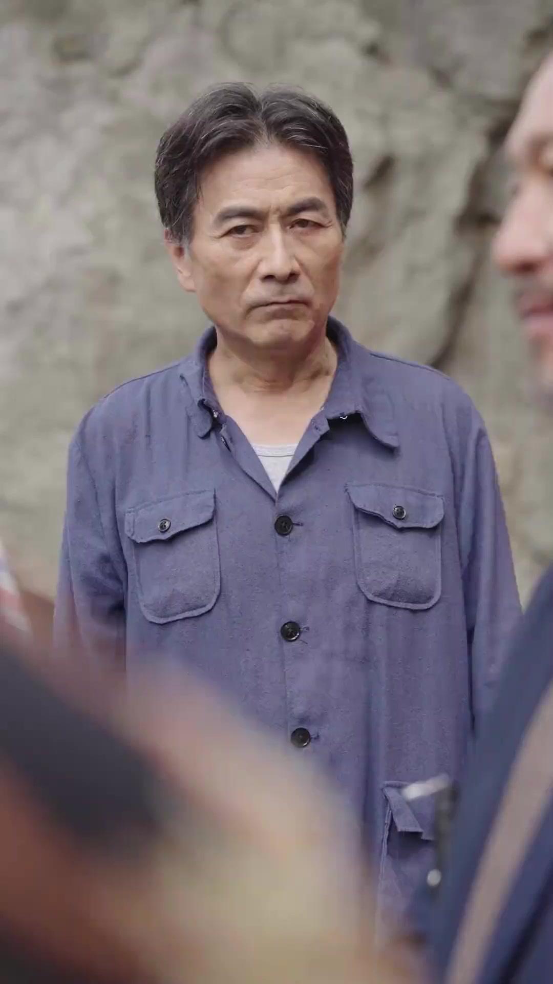 بين الأبوة والسلطة