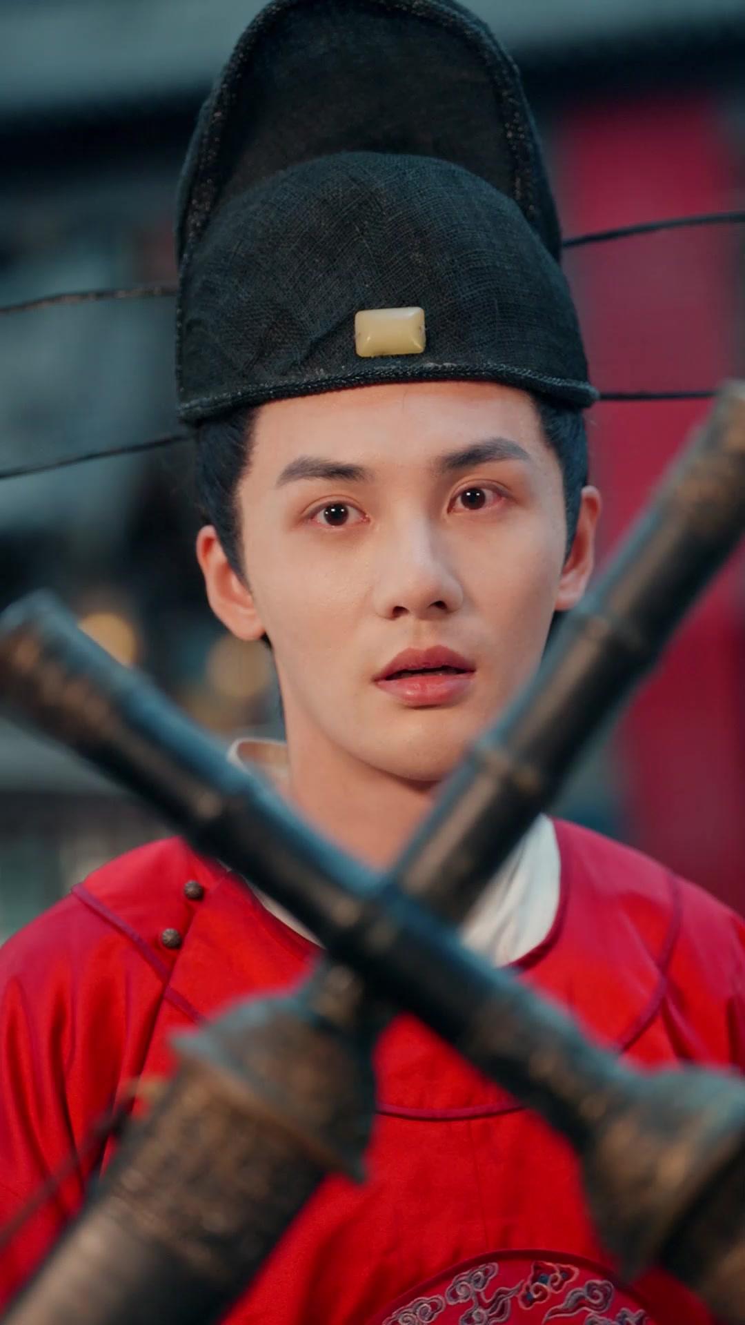 De la traición al trono