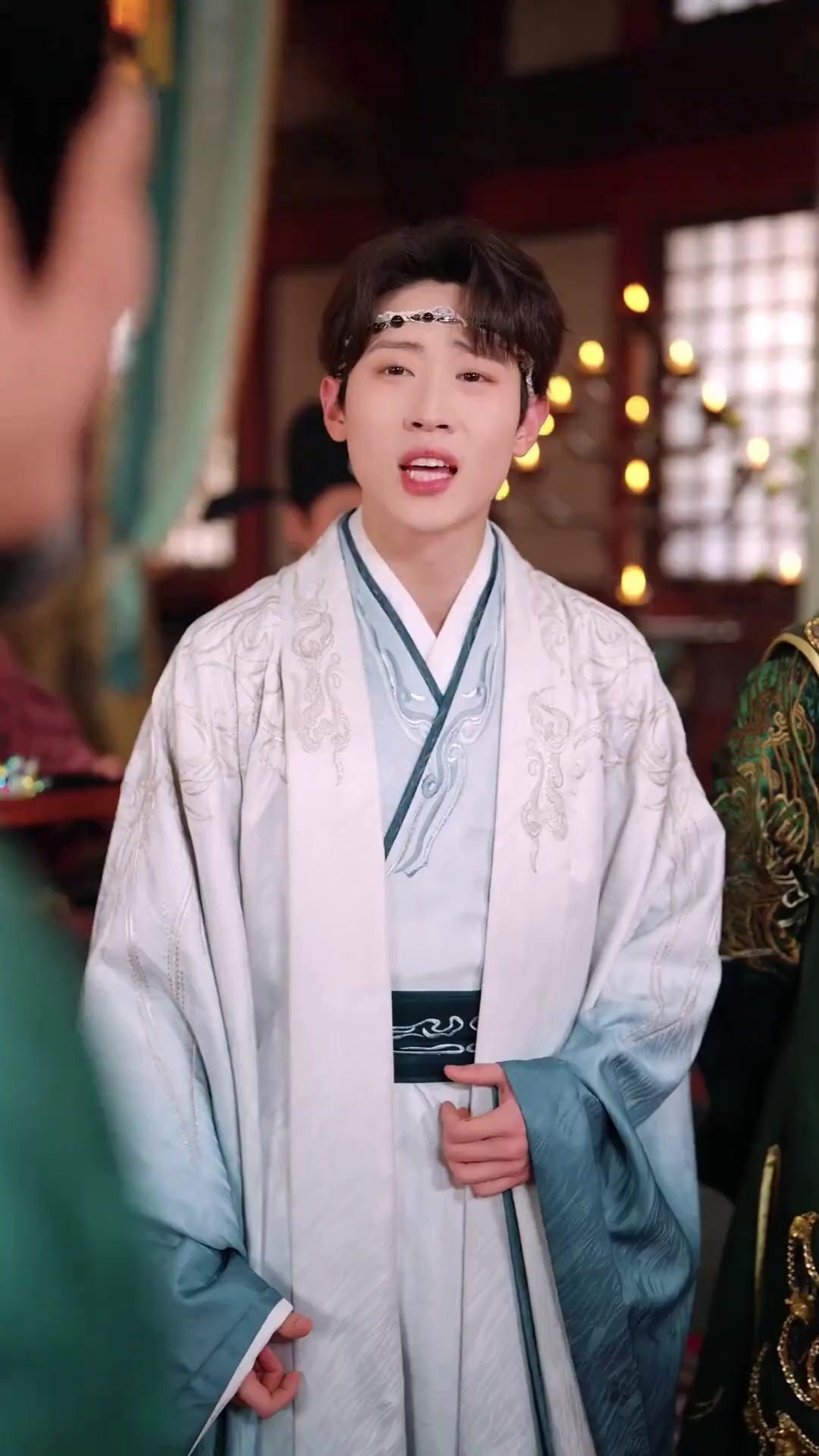 (Doblado) El despedido que enamoró a la Emperatriz