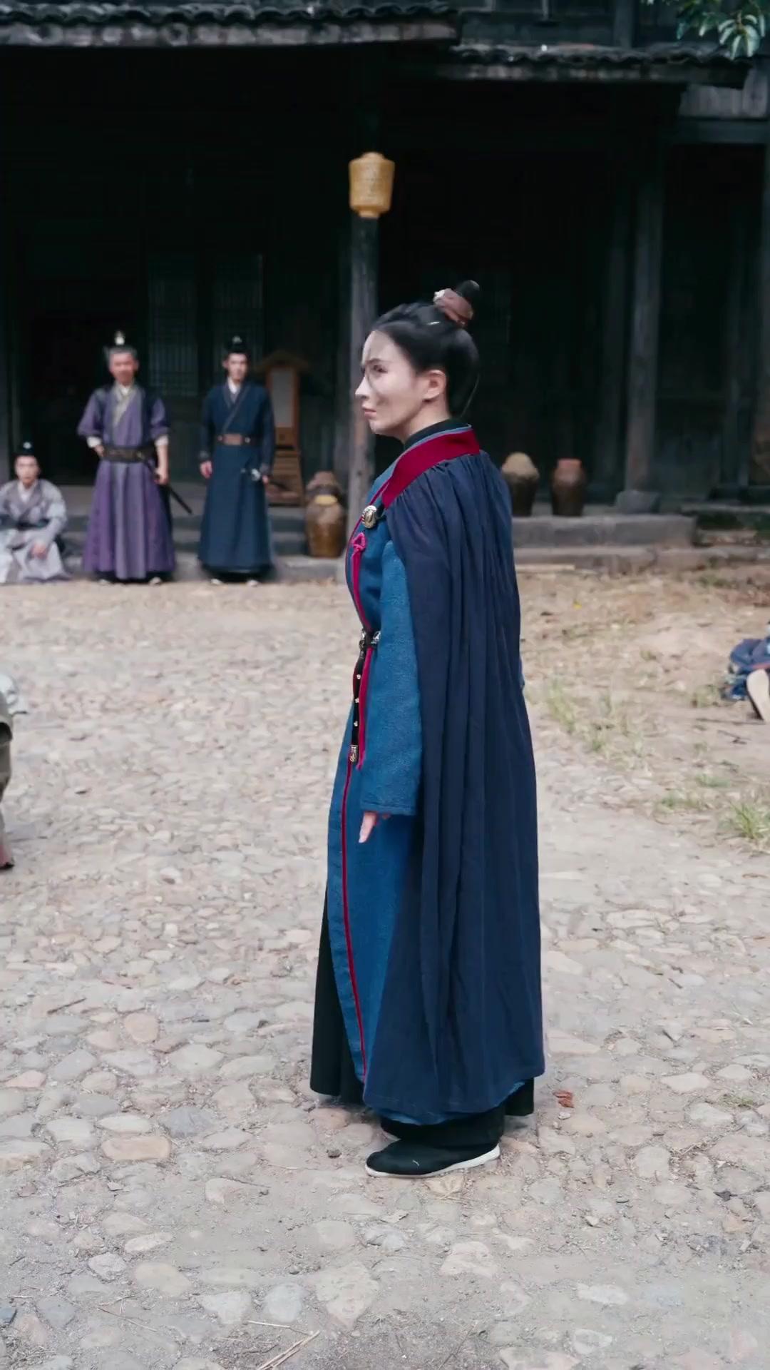 (Dublajlı) Zırhın ve Yeminin Yolu