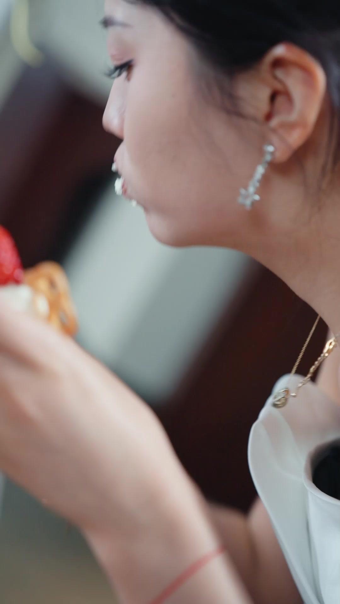 Thin for Beauty? For Revenge!