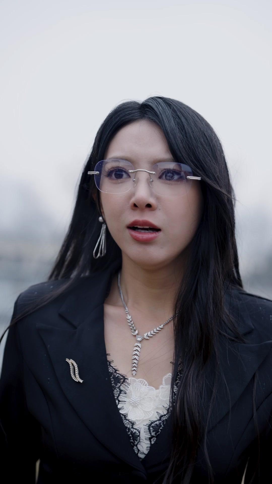 ¡El heredero tomará cartas!