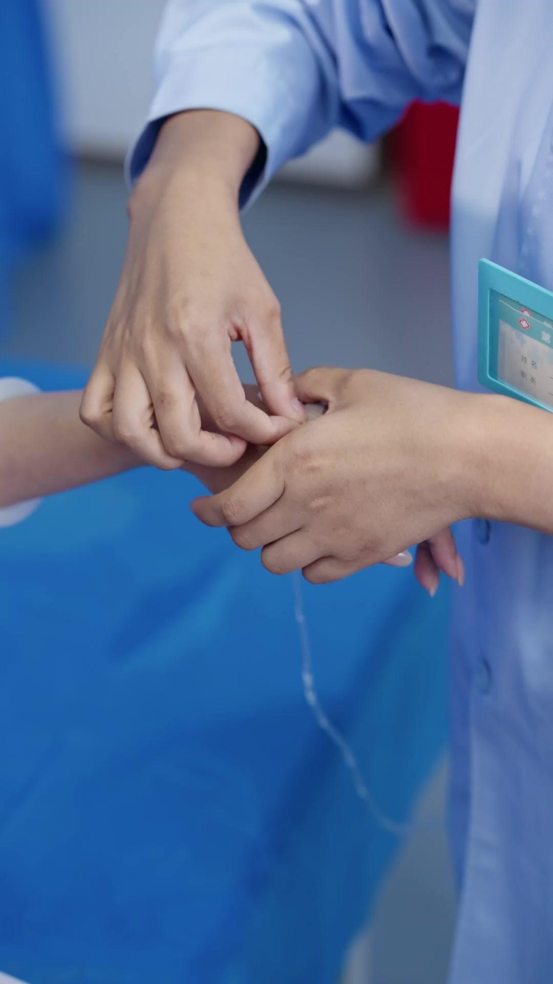 너의 몸에서 뛰는 내 심장 