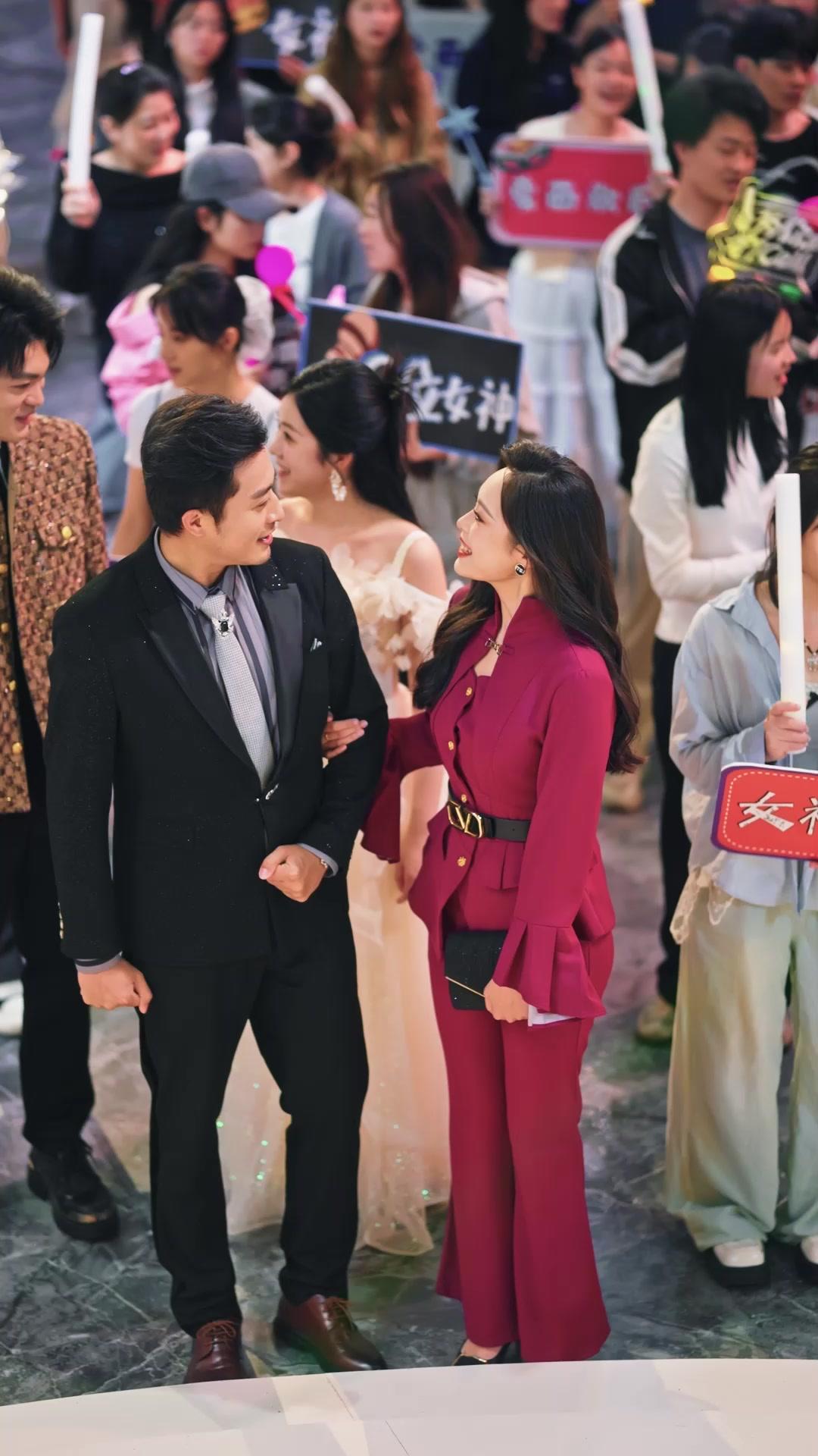 Mic in Hand, Ex on Knees