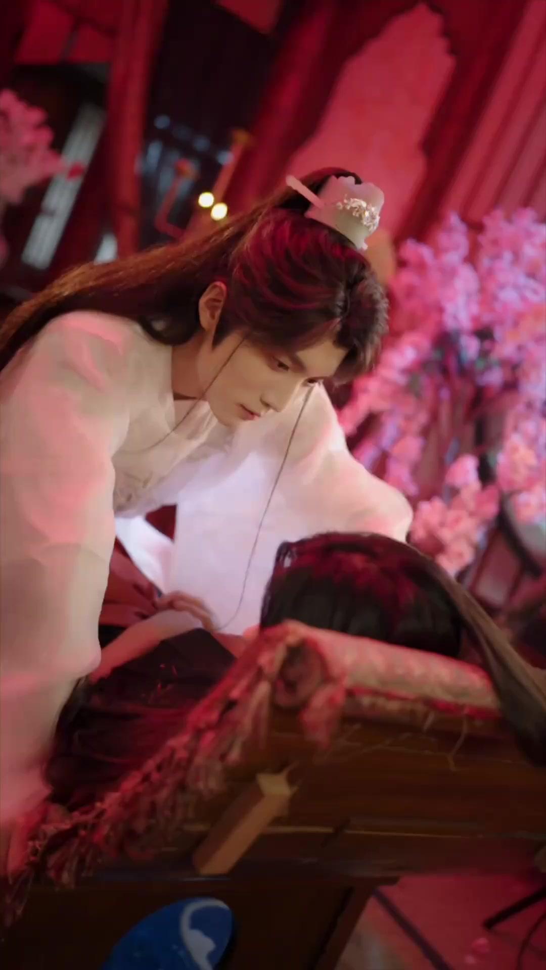 Kaisarku Bodoh dan Bucin Padaku!