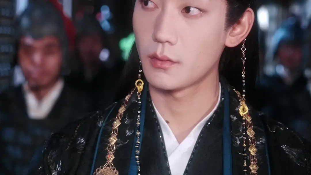 حب يولد من الكراهية: لحظة السجود التي قلبت مصير لي تشي وليو يي