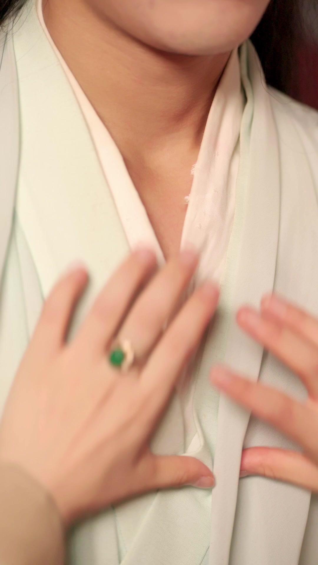 Bangkit Kembali, Menolak Jadi Istri Baik