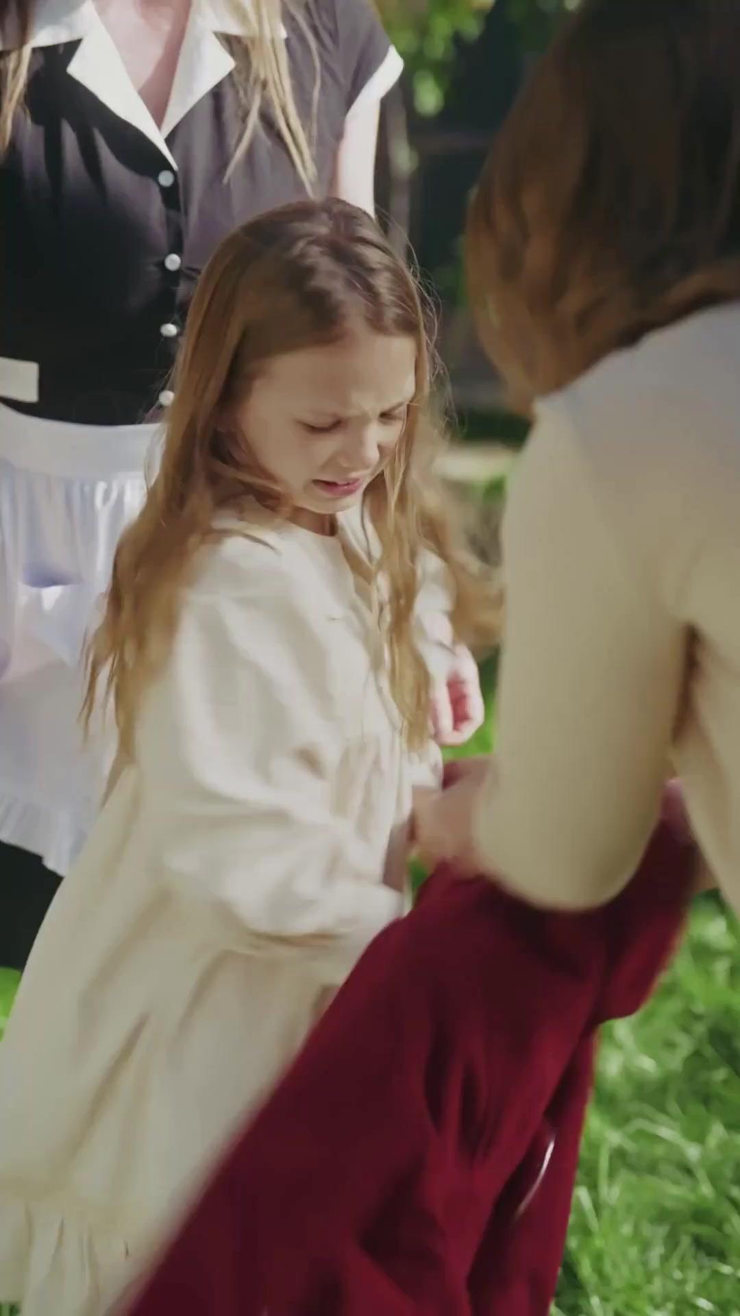 (Doublage) DANS LES BRAS DE MES TROIS ONCLES